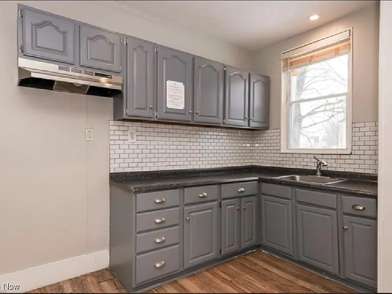 10904 Dixon Rd #DWN — Photo 2