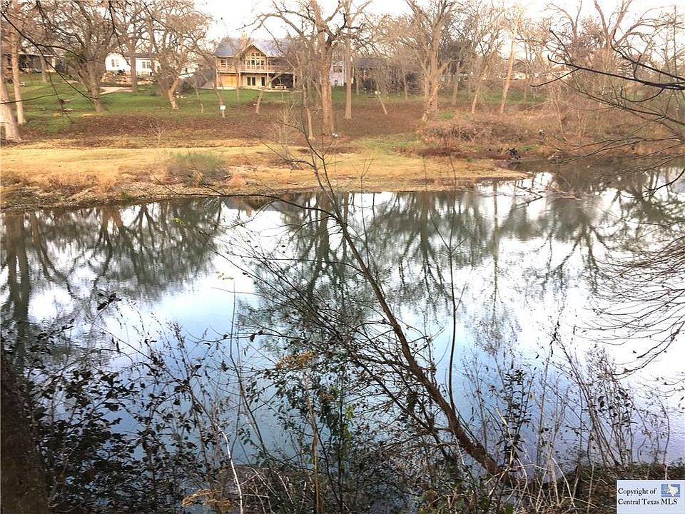 1st image of 975 River Ter