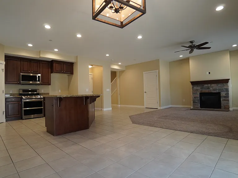 1203 E Roma Dr — Photo 20