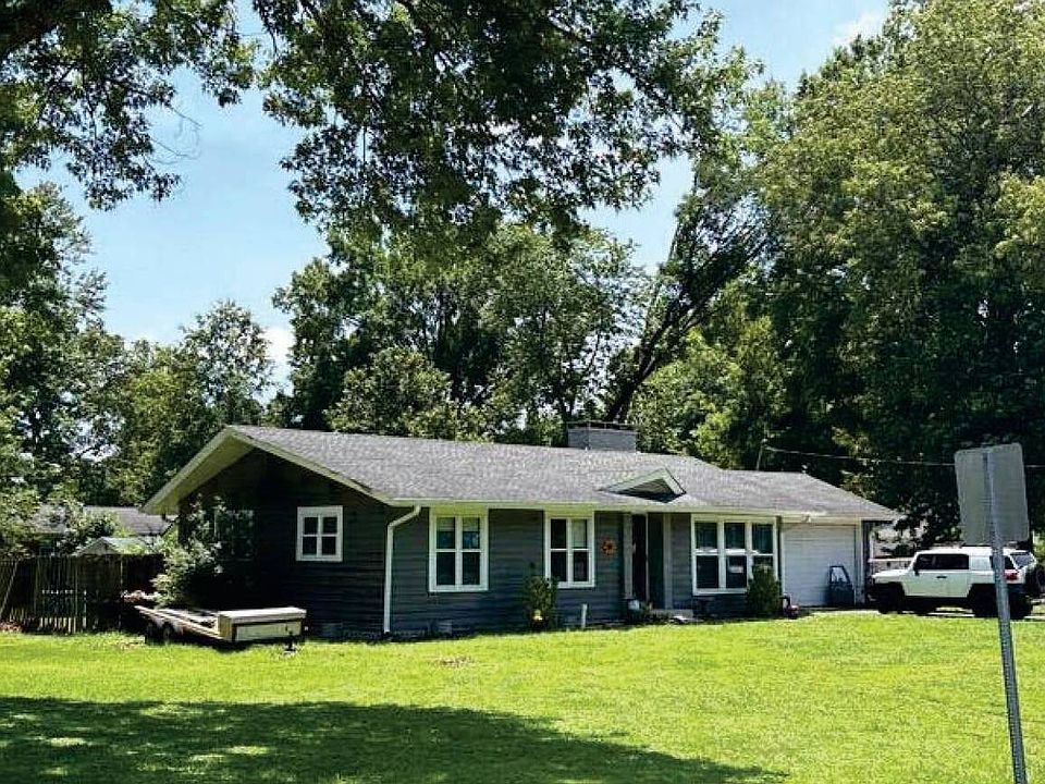 1st image of 328 Forest Hill Dr