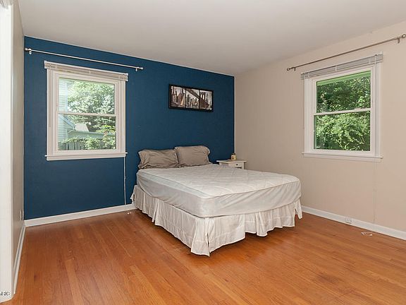 5th image of 2710 Lomond Dr