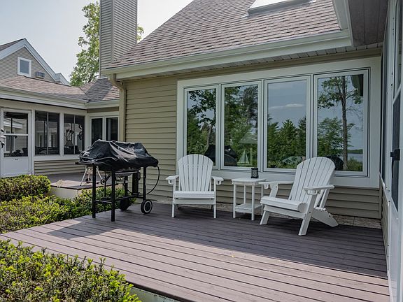 5th image of N7820 Lakeview Ct #8