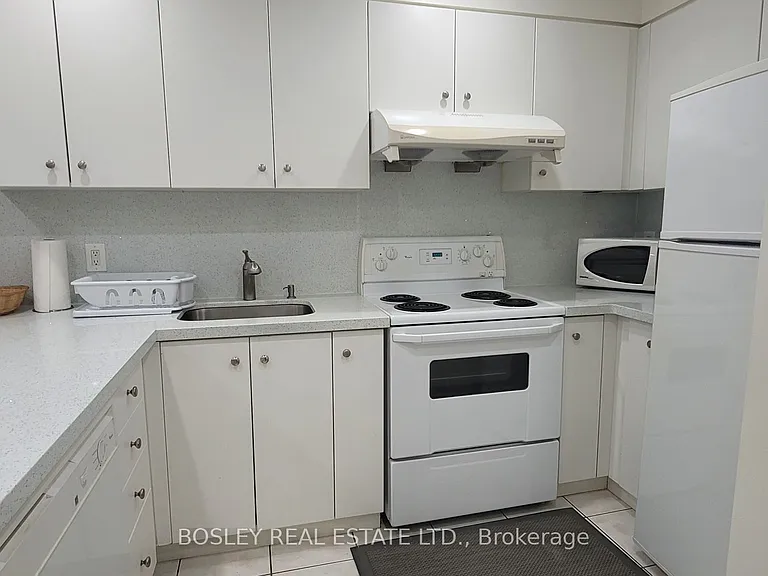 415 Jarvis St #155 — Photo 7