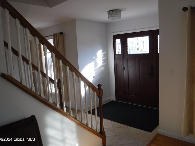5th image of 15 Lilac Lane