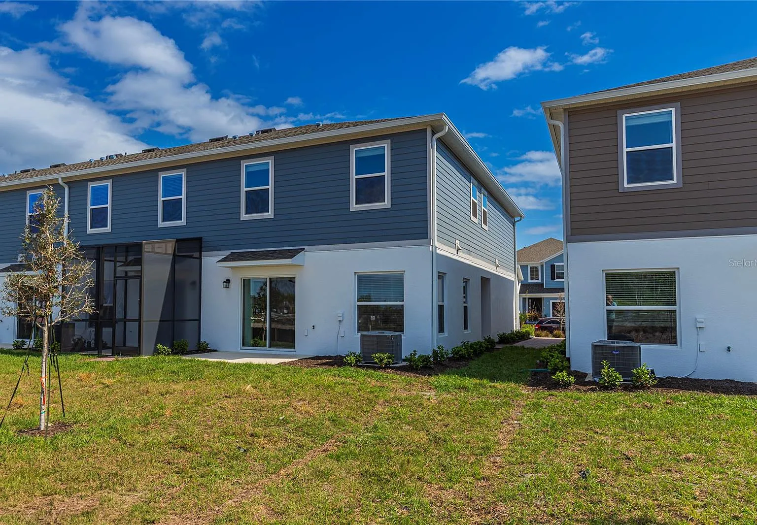 4 bed, 3.0 bath, 1769 sqft, $2,390 — Photo 1