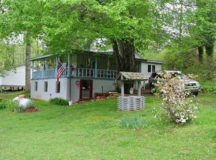 425 E Hickory Knoll Rd, Franklin, NC 28734