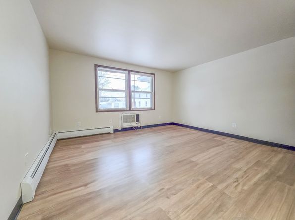 207 Fort Howard Ave #2