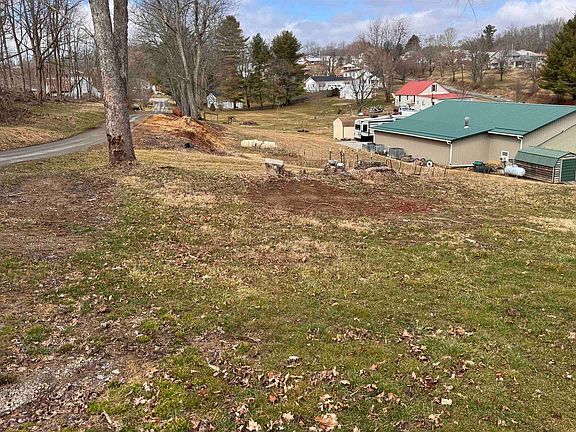 4th image of 218 Frye Ave