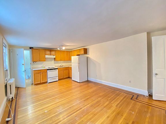 2nd image of 1914 Pine St Floor 3
