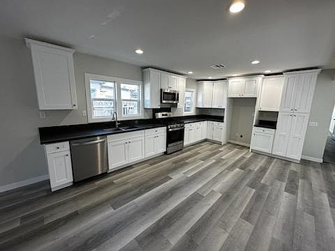 3rd image of 2247 N Lugo Ave