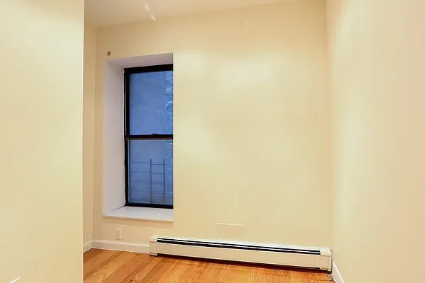 Rented by REZI | media 12