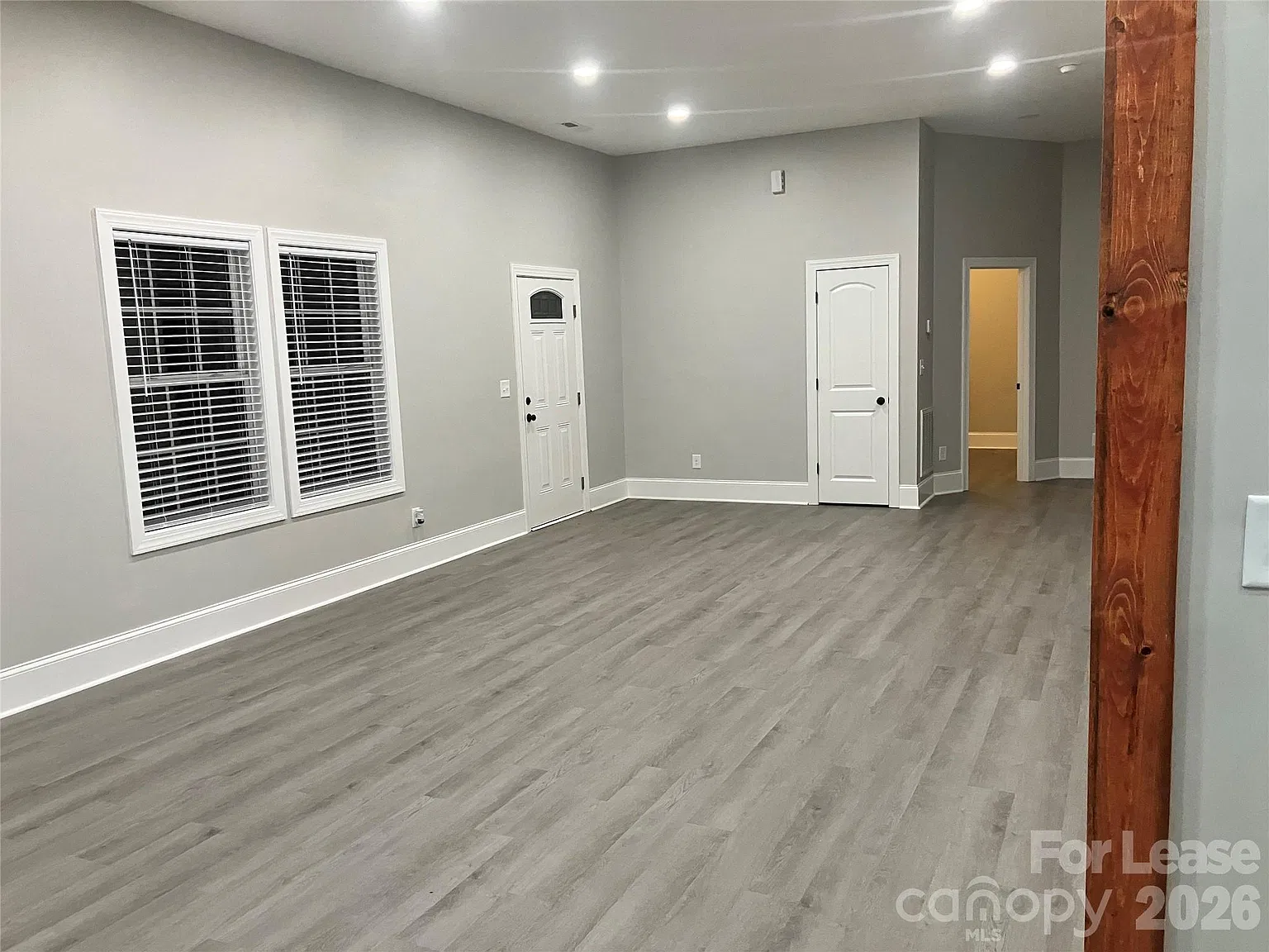 3 bed, 2.5 bath, 1344 sqft, $1,900 — Photo 4