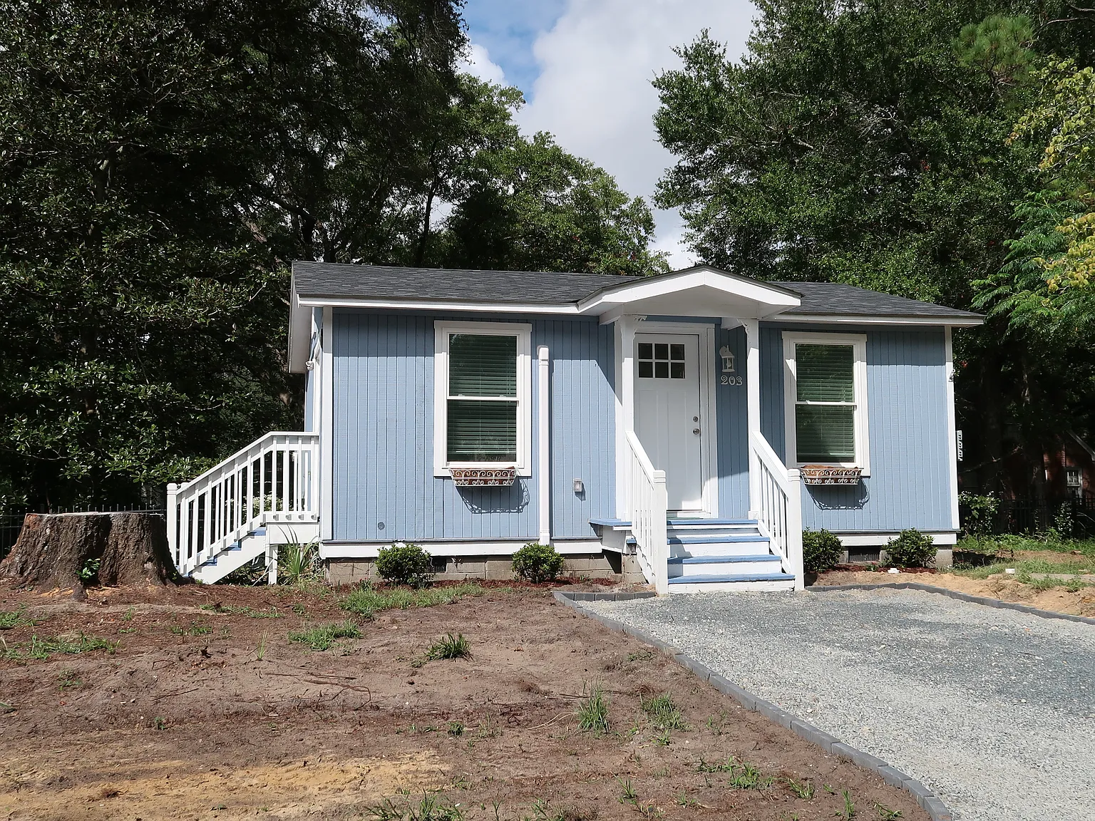 203 Clarendon Ave — Photo 2