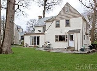 277 Rockingstone Ave, Larchmont, NY 10538