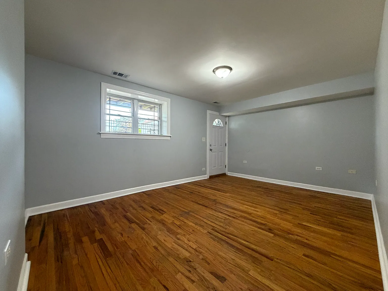 1 bed, 900 sqft, $1,850 — Photo 3