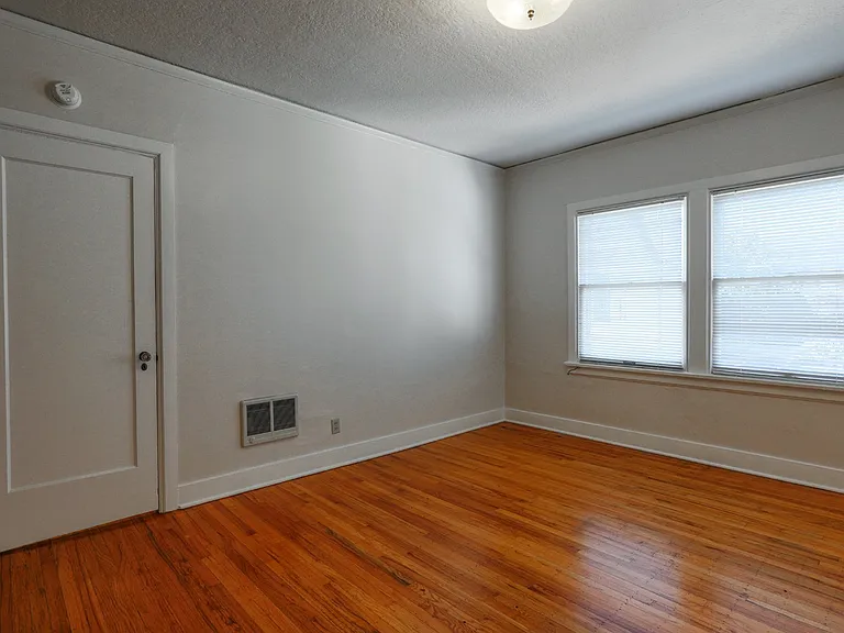 2503 NW Raleigh St — Photo 13