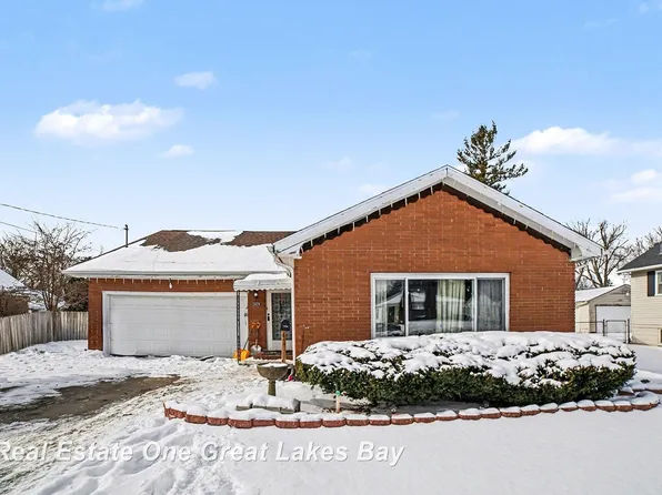 2437 Barnard St, Saginaw, MI 48602