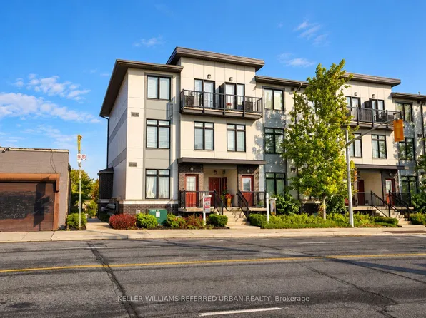 630 Rogers Rd #25, Toronto, ON M6M 0B4
