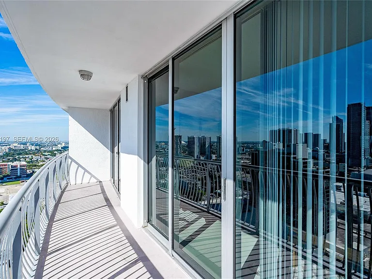1750 N Bayshore Dr #3410 — Photo 6