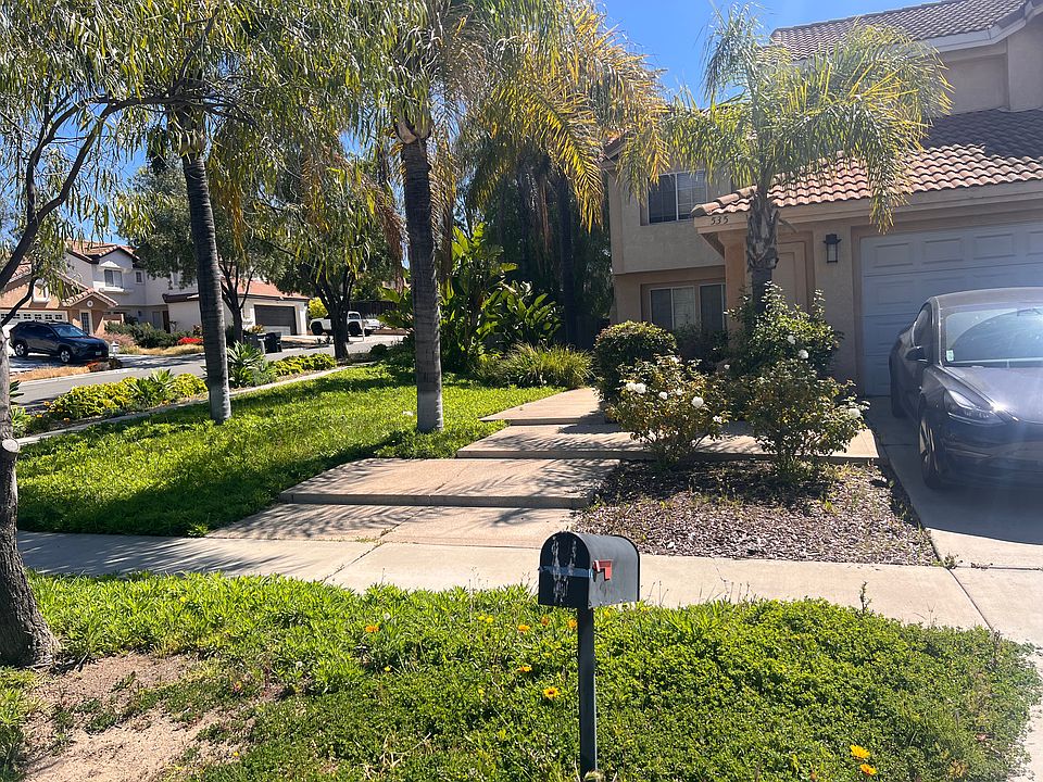 1st image of 535 Hayes Cir