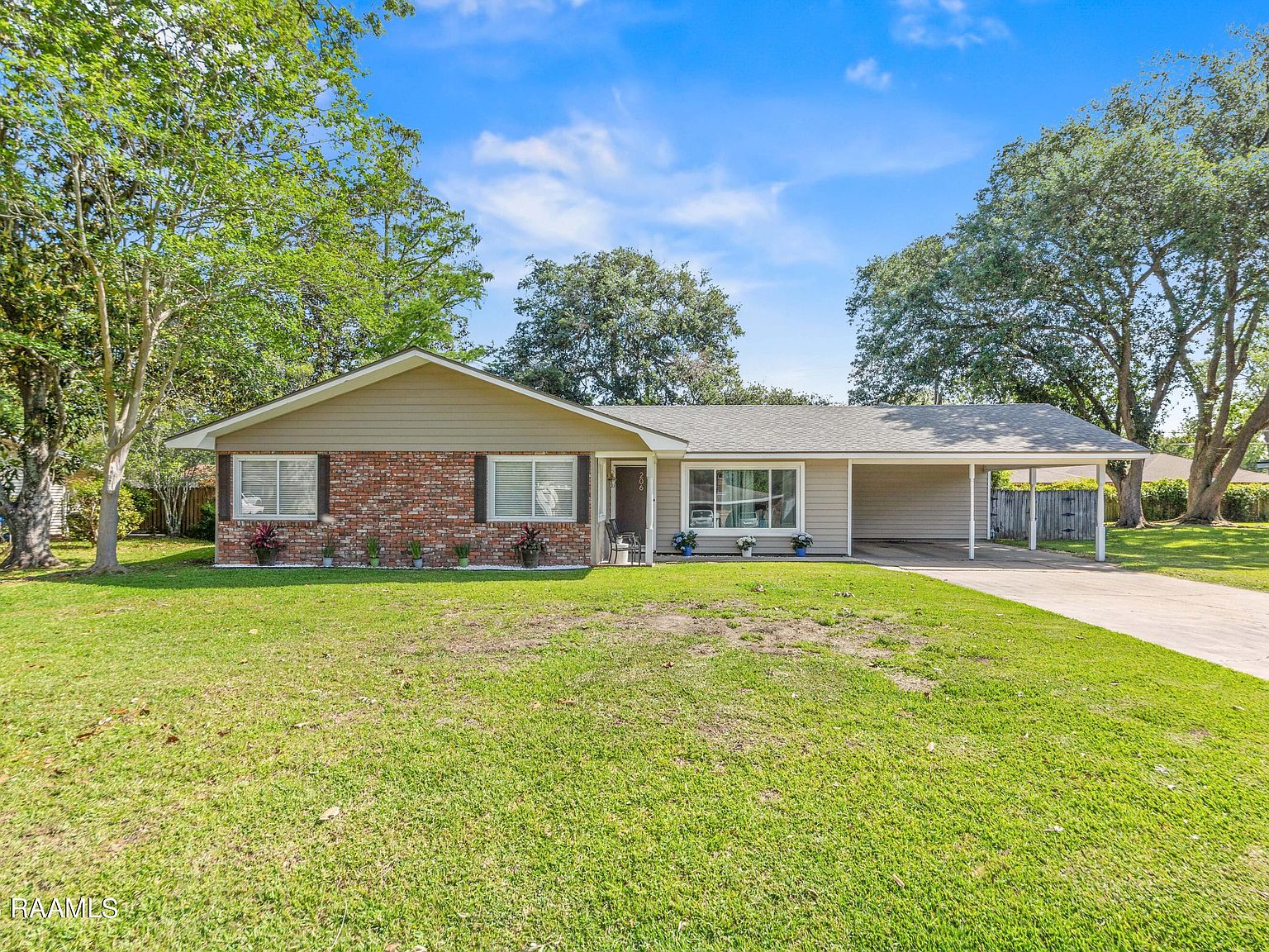 206 Meadow Ln, Lafayette, LA 70506 | Zillow