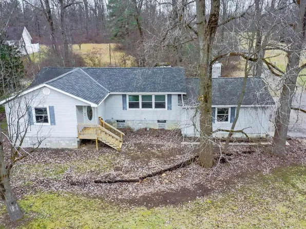 1021 Charles St, Galion, OH 44833