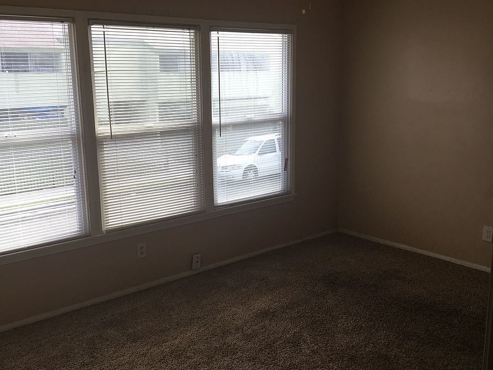 2nd image of 302 S Horne St APT A