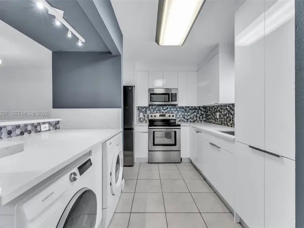 2945 NW 68th St, Fort Lauderdale, FL 33309