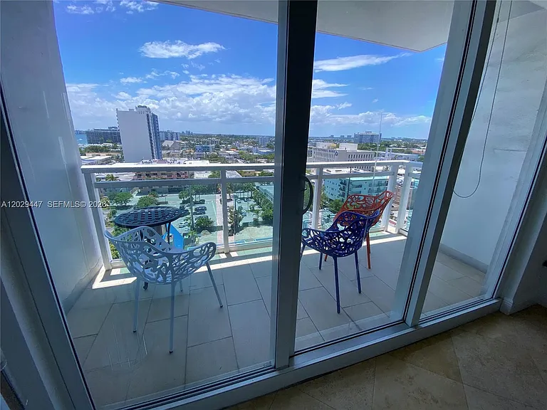 6917 Collins Ave #1422 — Photo 9