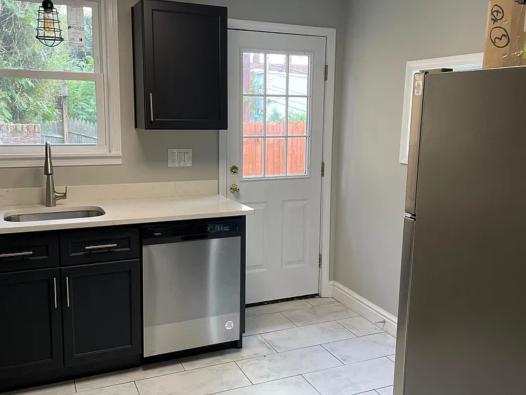 465 Taylor St — Photo 9