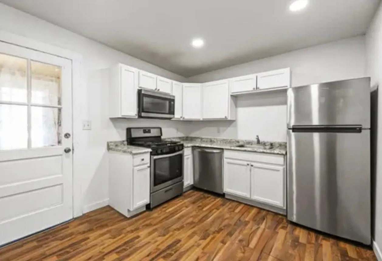 2 bed, $1,850 — Photo 2