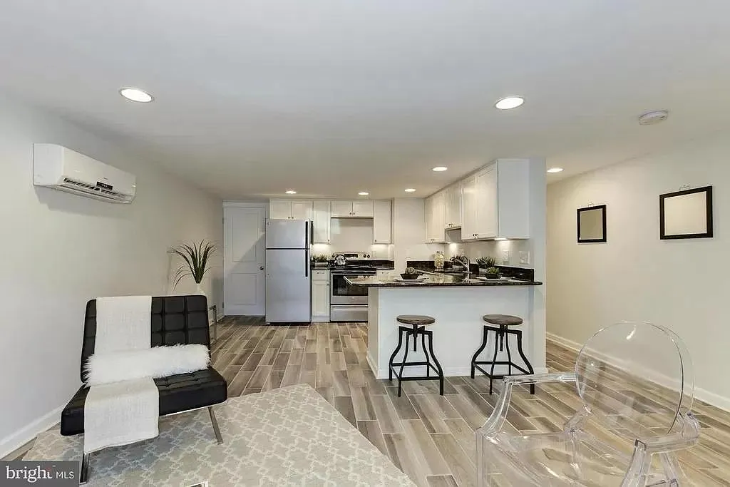 1006 Maryland Ave NE — Photo 4