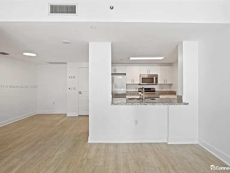 1250 S Miami Ave #1704 — Photo 2