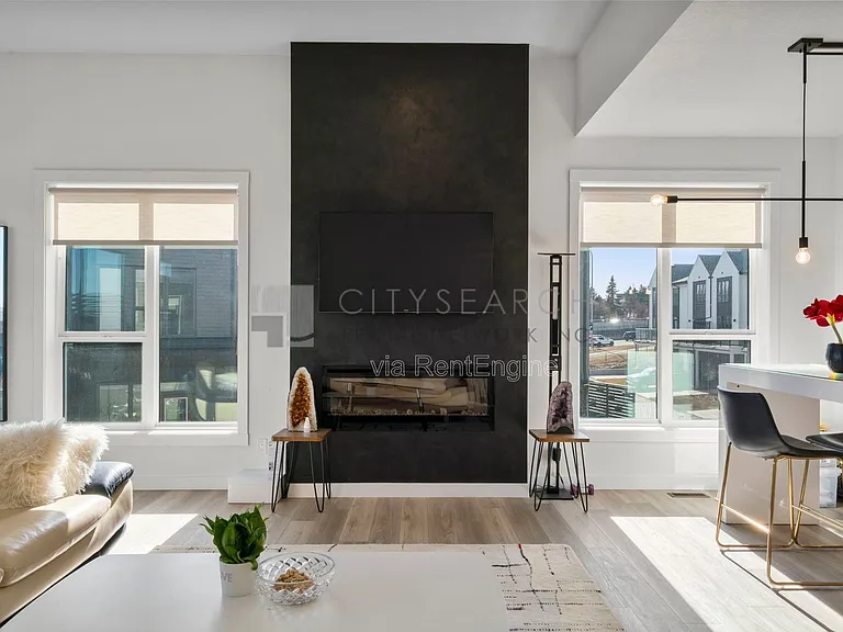 244 Sovereign Cres SW #1 — Photo 12