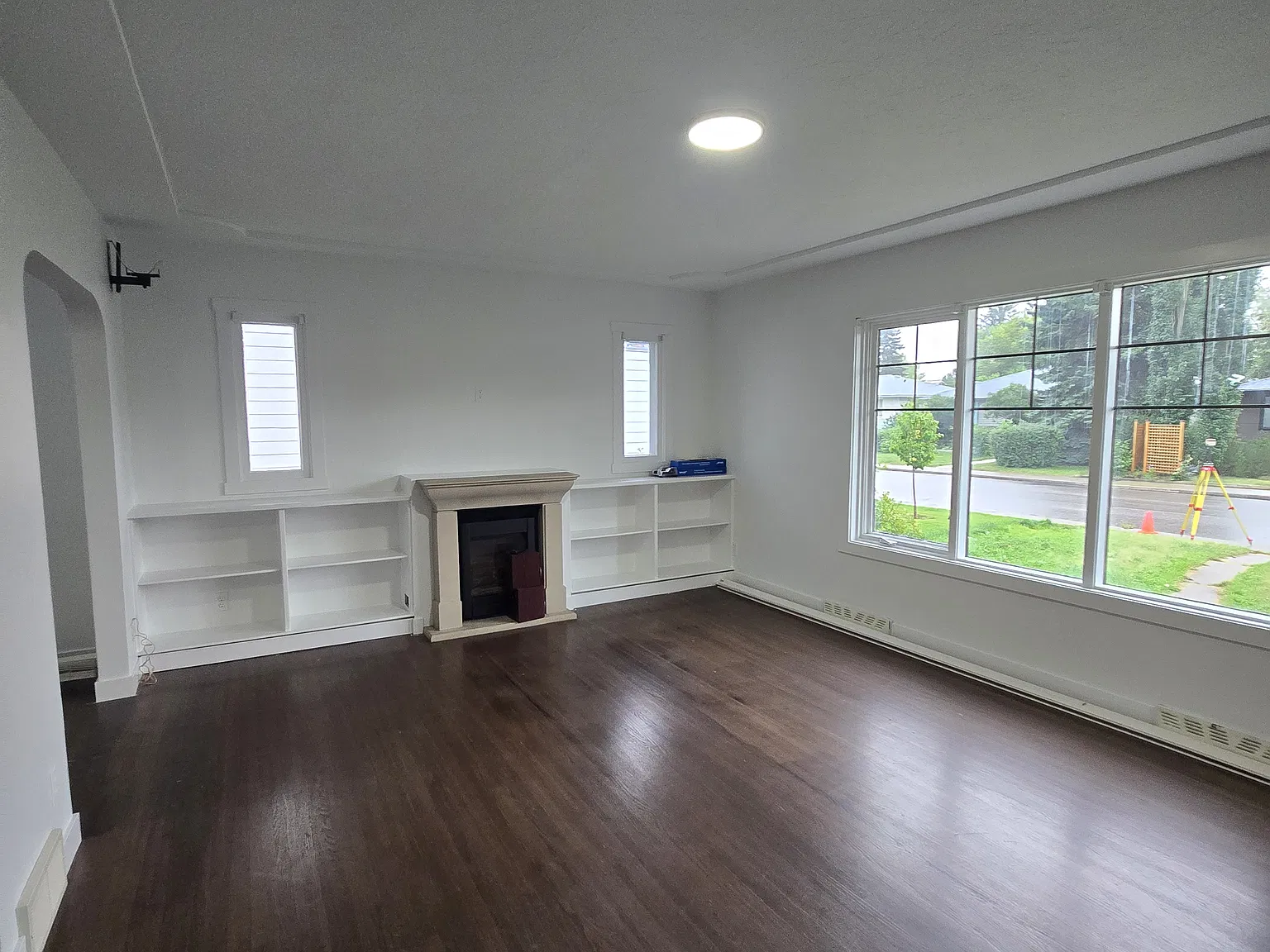 2204 25 Avenue NW — Photo 3