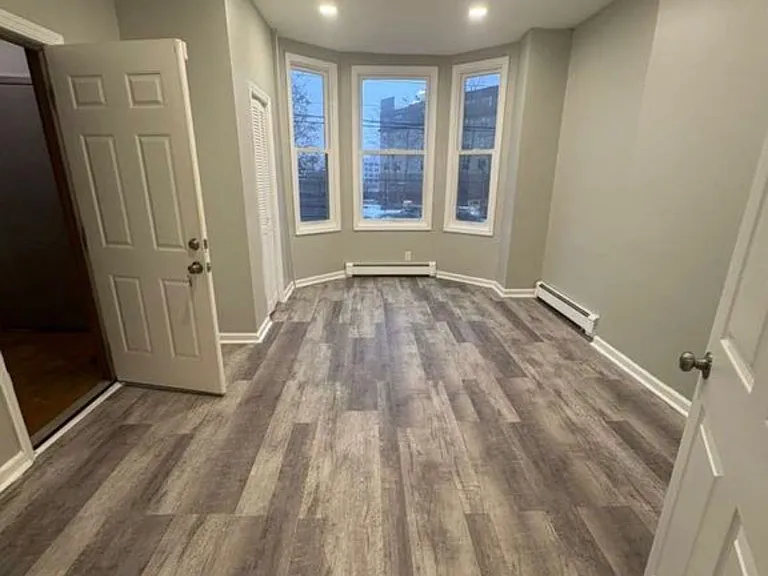 367 Morris Ave #1F — Photo 2