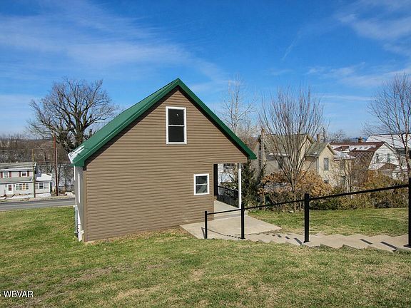 2nd image of 2227 Riverside Dr S