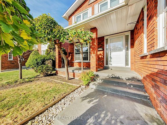 4th image of 45 Mossbank Dr
