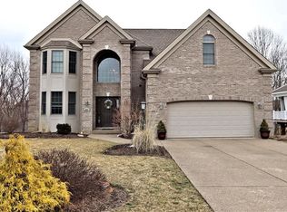 2527 Bonnie Dell Dr, South Park, PA