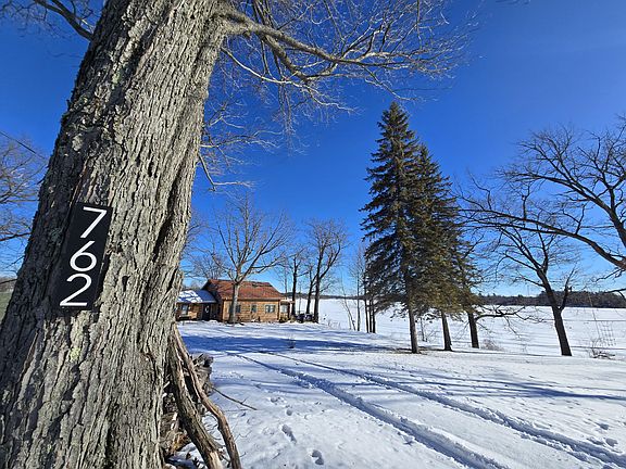 2nd image of 762 Crammond Rd