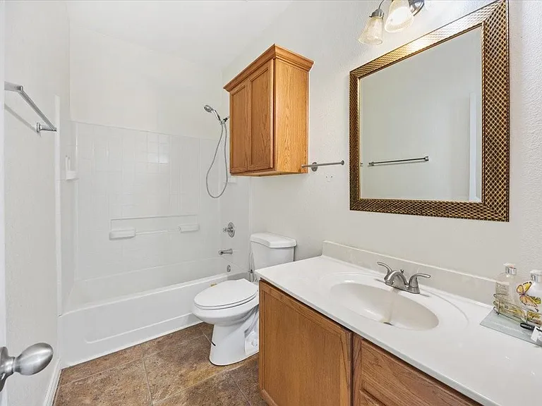 7704 Labrador Dr — Photo 23