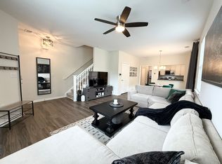 410 Oakstone Trl, Chesapeake, VA 23320