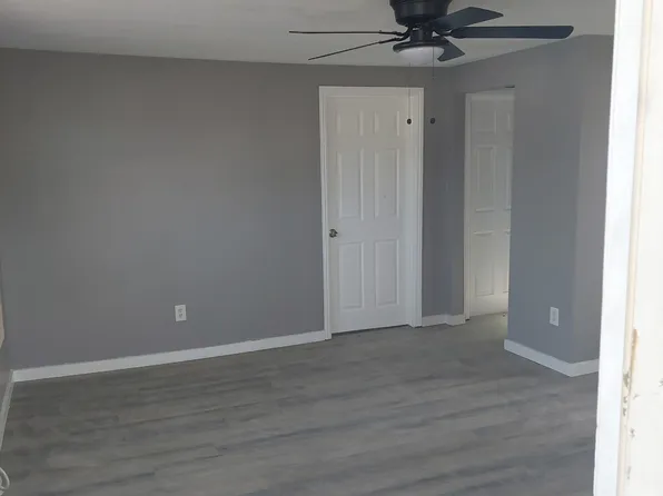 500 1/2 Woodrow Ave, Bakersfield, CA 93308