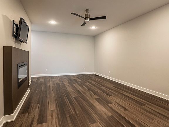5th image of 687 Prairie Blvd
