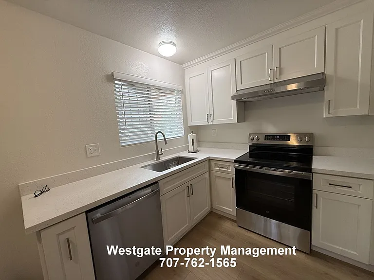 714 I St — Photo 4