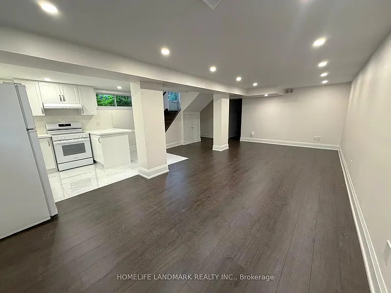 126 Fenside Dr #BASEMENT — Photo 2