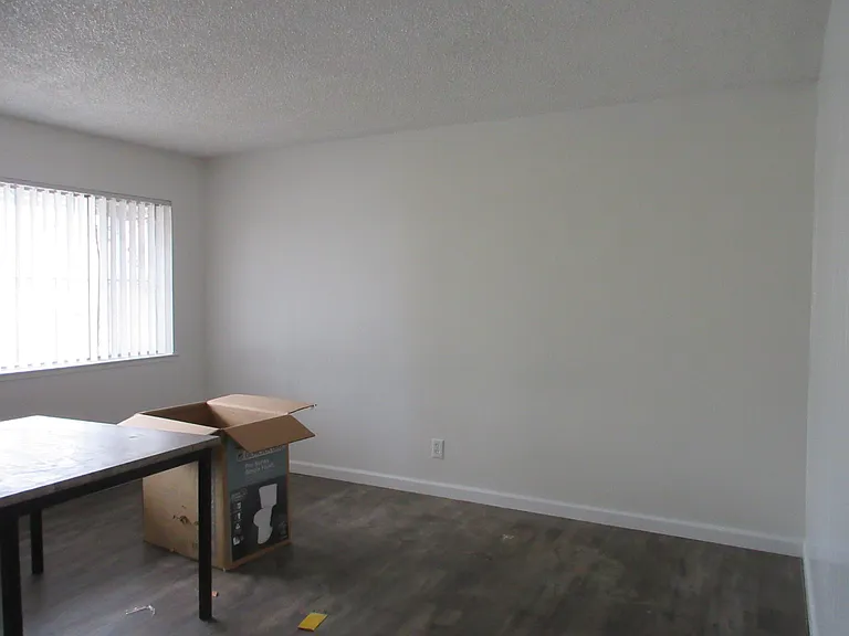 2132 W Princeton Ave #E — Photo 6