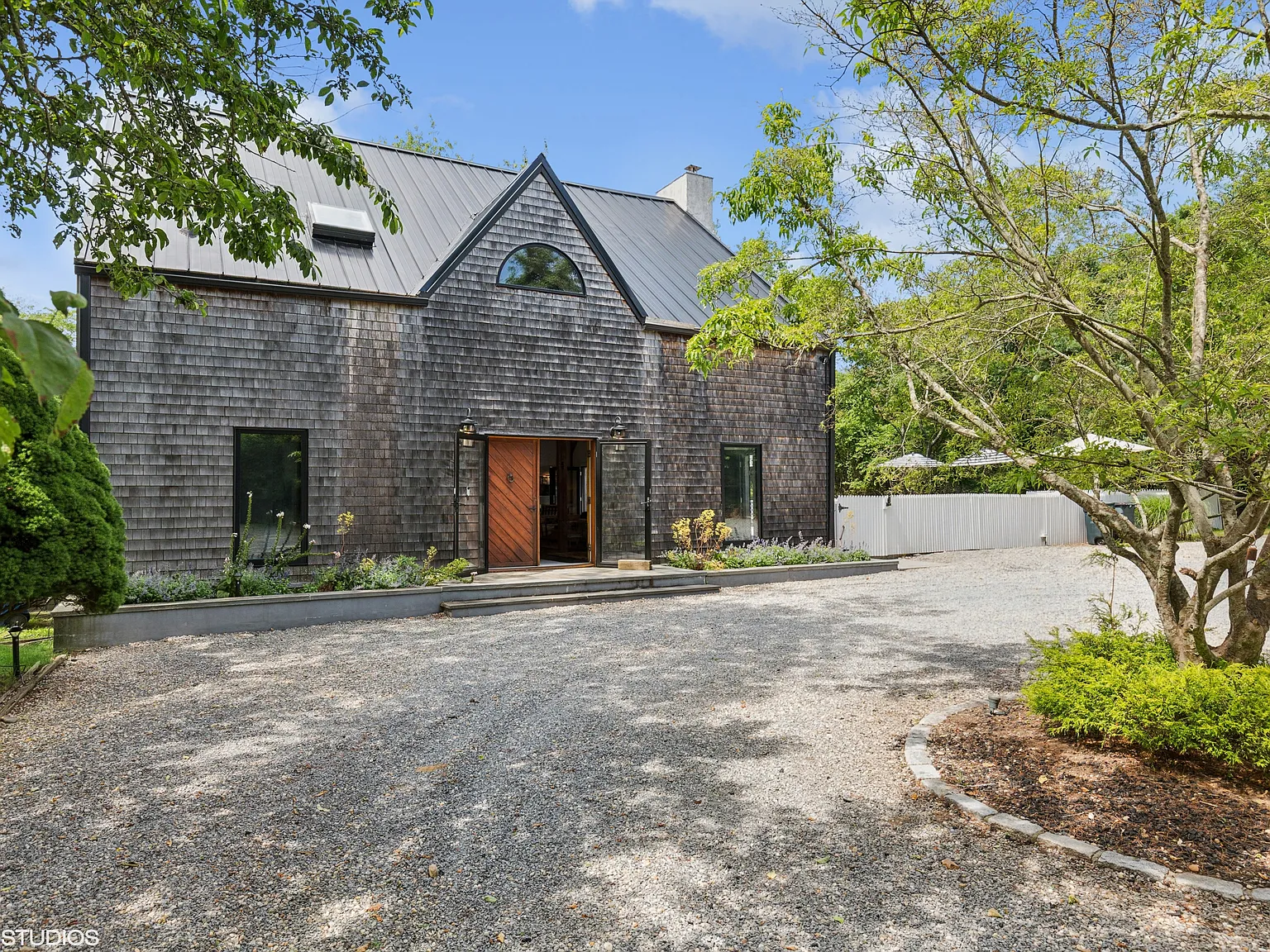 Bridgehampton Luxury Hamptons Summer Rental — Photo 2