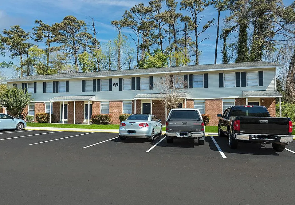 Carolina Breeze Apartments