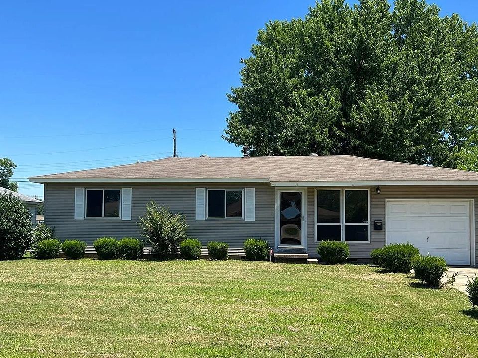 1st image of 5105 N Woodland Dr